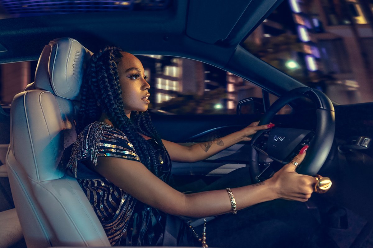 GOYOCQT's tweet photo. Aceleramos la próxima generación de iconos, de  Mujeres audaces #BeIconic #Cadillac @Cadillac https://t.co/s4BmdoRA5M