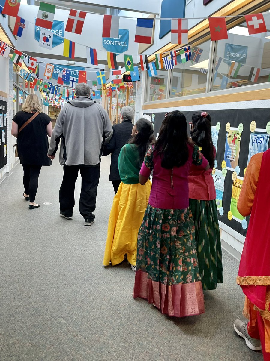 Emily_Molitor's tweet photo. We had a wonderful time celebrating the diversity of our campus today with Mr. and Mrs. Mooneyham!! The kids were so proud to represent their cultures! @MooneyhamElem @MooneyhamPta @FisdB #multiculturalcelebration https://t.co/lSxfrVTvfS