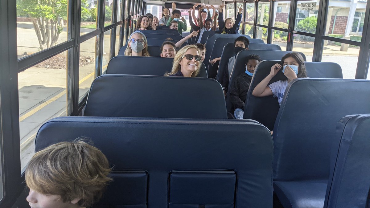 CFletcherMiller's tweet photo. Taking a trip with our @MiddleCreekES 5th graders to visit @HollyRidgeMS. https://t.co/QxxeQvZoxY