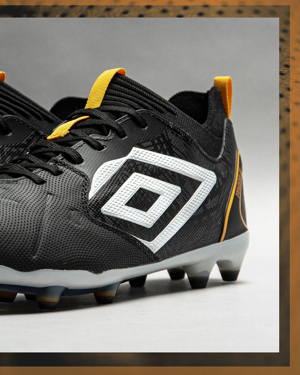 UmbroBrasil's tweet photo. Cada segundo importa. Cada detalhe faz a diferença. Conheça a Tocco II de pertinho.
#Umbro #Tocco #ControleOTempo #ThisIsOurGame #Futebol #chuteiras https://t.co/mPmbrp0k4R