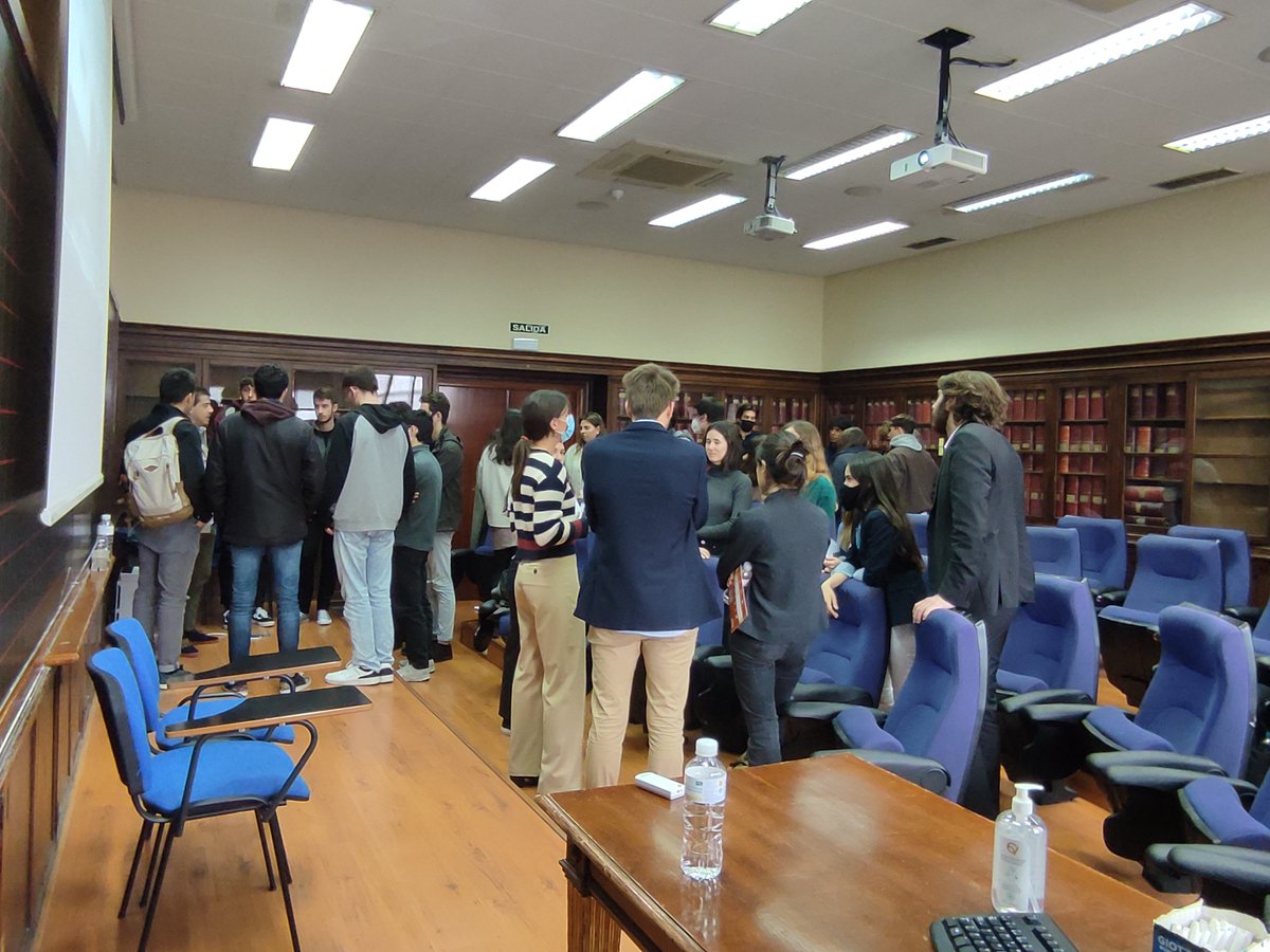 La semana pasada estuvimos en <a href="/induforum/">Induforum 2022</a> con estudiantes de Ingeniería Industrial, en un taller con empleados de AXA en el que  charlamos sobre la vida laboral en nuestra compañía. ¿Te gustaría formar parte de AXA? ¡Te esperamos!👉🏼 linkedin.com/company/axa/my…