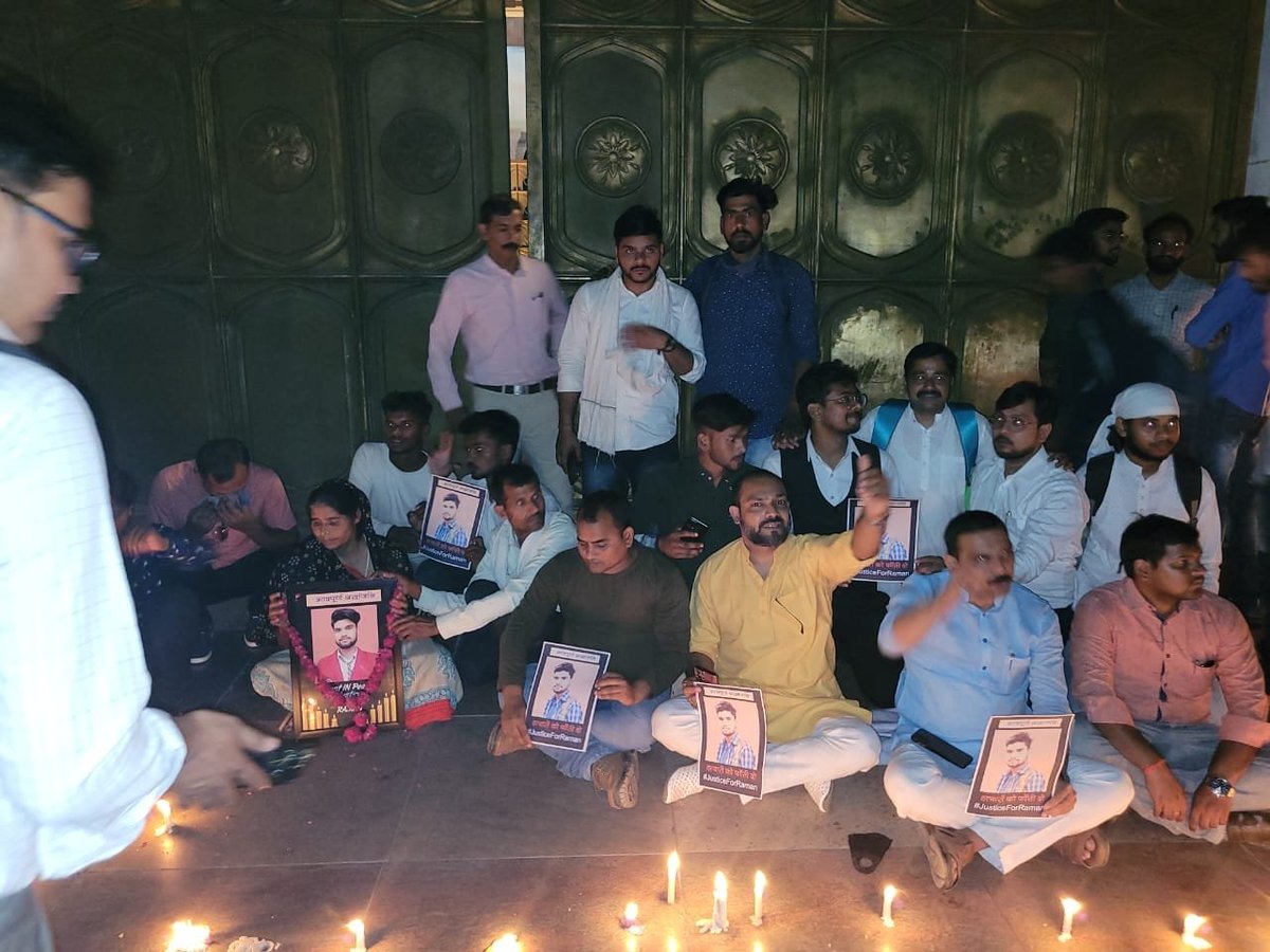 Arvind_JNV's tweet photo. हमें न्याय चाहिए...
We want Justice 

#JusticeForRaman
#Justice_For_Raman https://t.co/sS229OzG30
