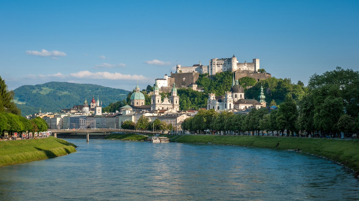We are so excited! 
Date and venue for the #EMIM2023 are finally set: 
📅14-17 March
📌 Salzburg, Austria
It is with pleasure to invite you to this fascinating, picturesque, vibrant city: Mozart's city, UNESCO World Heritage, historic, modern, inspiring... emim.eu