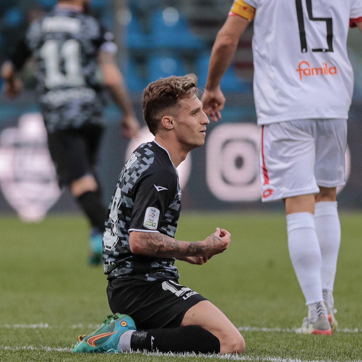 Continueremo a lottare fino alla fine #ForzaComo ⚪️🔵
___

Seguiremos luchando hasta el final. Vamos Como ⚪️🔵
<a href="/Como_1907/">Como1907</a>