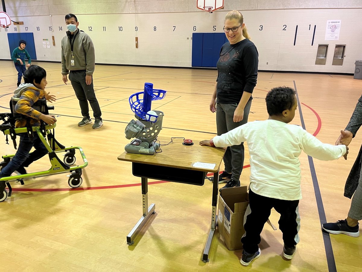 ATS_FCPS's tweet photo. Take us out to the ballgame! Thx to #APE teacher Claire Kurtenbach @FCPSLaneES and #ATCoach Lauren R., the kids had a grand time with a #SwitchAccessible pitching machine! Amazing things are happening in @FCPSR3 https://t.co/P6uV8zyWM8