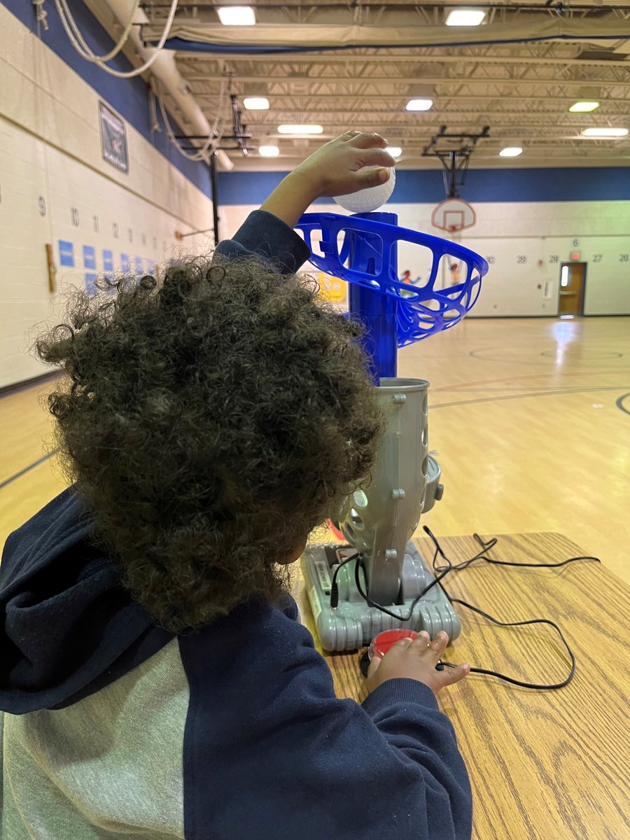 ATS_FCPS's tweet photo. Take us out to the ballgame! Thx to #APE teacher Claire Kurtenbach @FCPSLaneES and #ATCoach Lauren R., the kids had a grand time with a #SwitchAccessible pitching machine! Amazing things are happening in @FCPSR3 https://t.co/P6uV8zyWM8