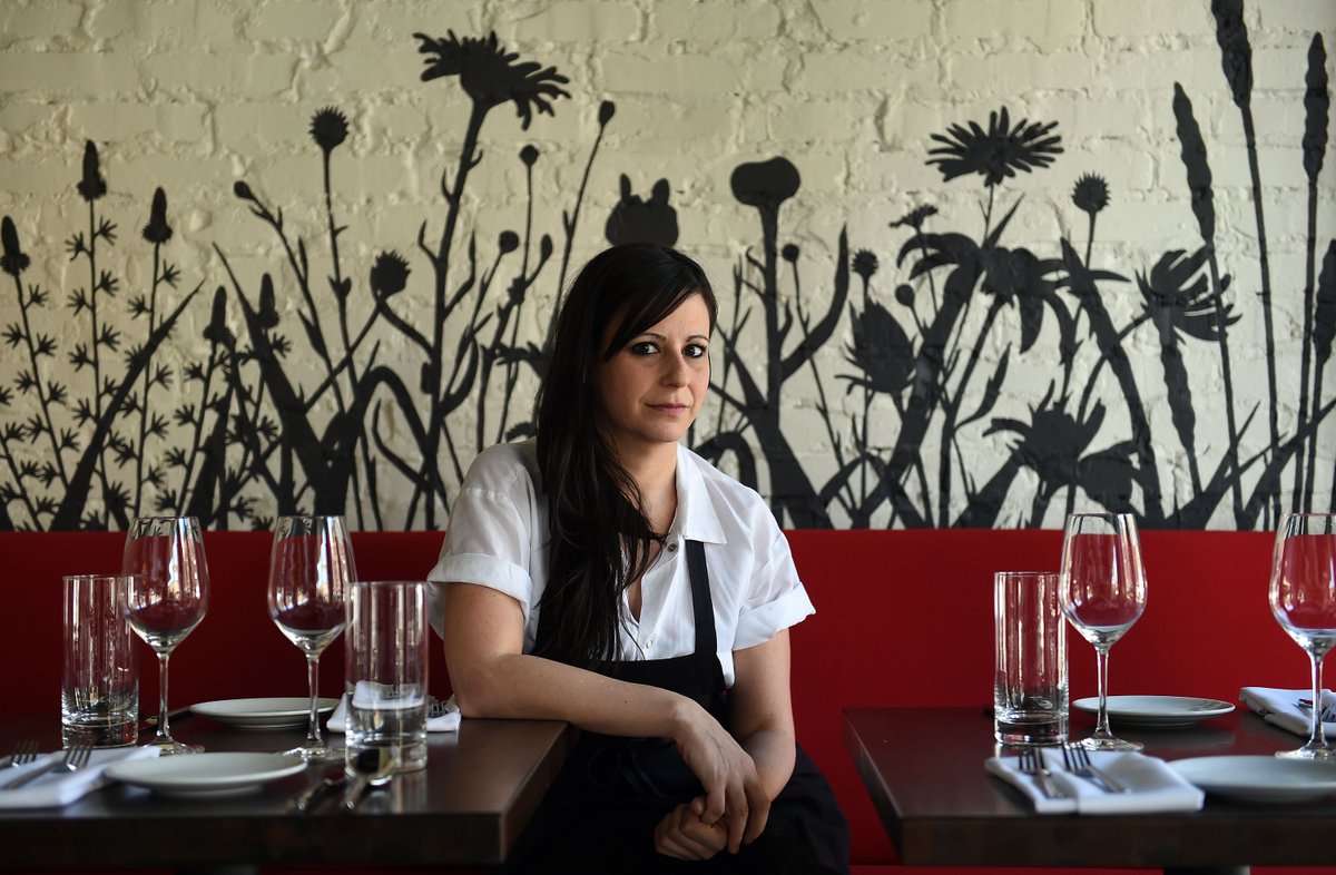 The vegetarian restaurant Dirt Candy is synonymous with chef and owner Amanda Cohen. Now, other chefs behind the scenes will get some of the spotlight  eater.com/23041925/dirt-…