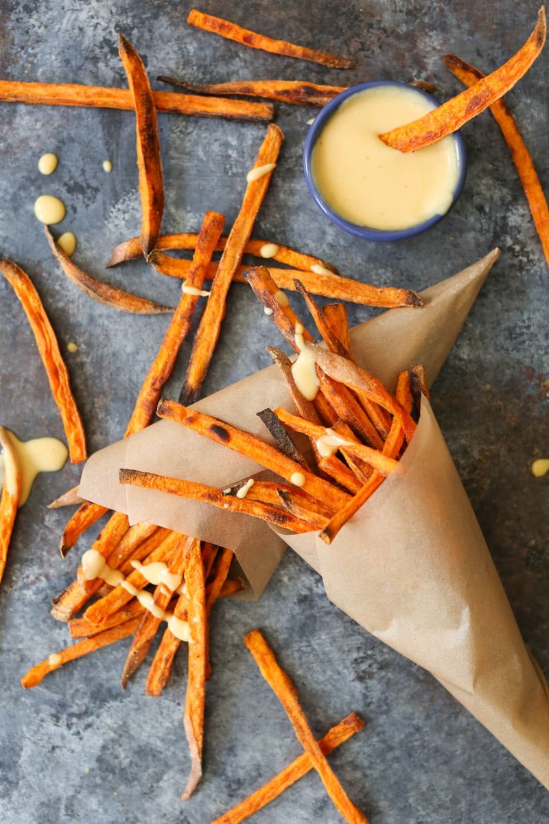 Baked sweet potato fries can be tricky, but thanks to their matchstick cut and the perfect amount of starch, these ones get nice and crispy like a restaurant fry. And the dipping sauce! Dear GOD.
domesticate-me.com/baked-sweet-po…