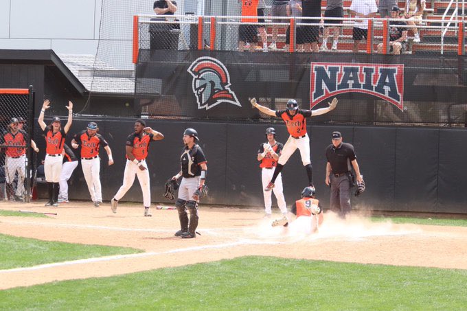 CoachAlwine's tweet photo. Photo of the week @NAIABall @WHACAthletics @INTechWarriors @INTechBaseball #WalkOff https://t.co/E82hYZFNSU