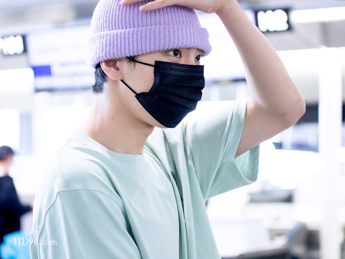 hd96_com's tweet photo. 220426 나리타 출국

#비아이지 #희도 #HEEDO 
@B_I_G_JP  @BIG_GHofficial https://t.co/88MqUgUSwK