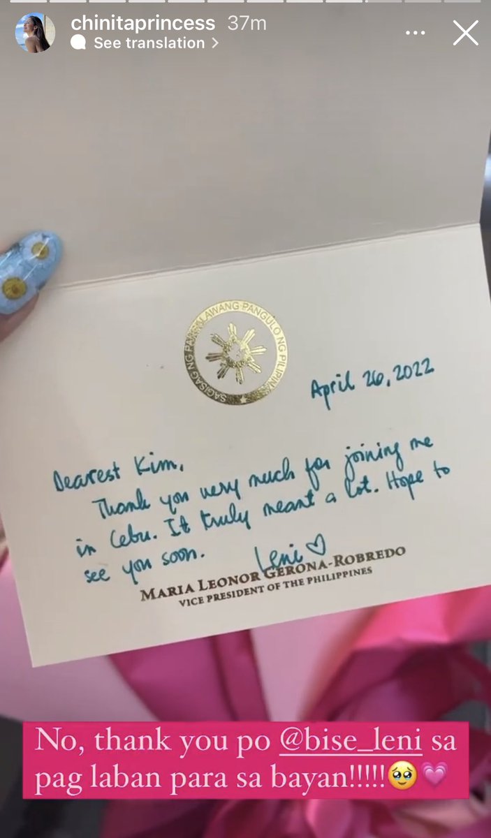mave_nicegirl's tweet photo. VP Leni sent flowers and fruits for Kimmy 🥰💖
“Dearest Kim, Thank you very much for joining me in Cebu. It truly meant a lot. Hope to see you soon.” 

Awww I felt na super thankful talaga siya for Ceboom. Hope Kimmy can join in one of the rallies again or sa MDA ☺️ 

Kim Chiu 👑 https://t.co/B8J0SoMDse