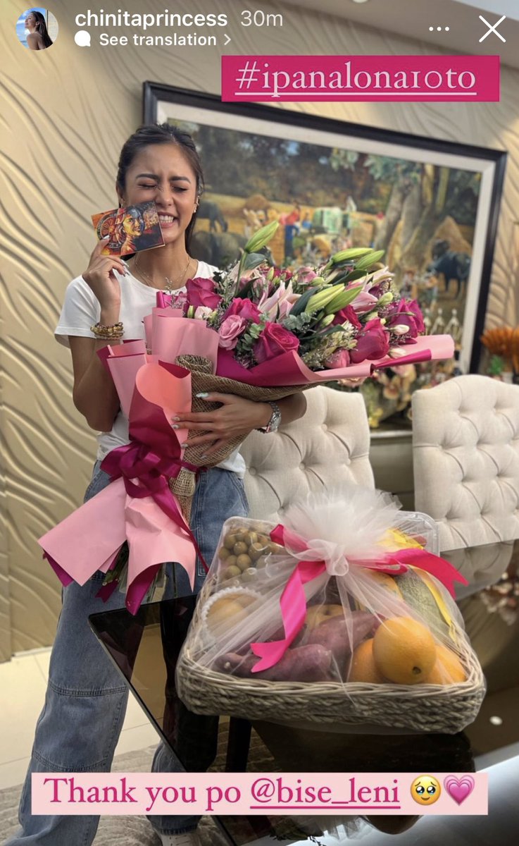 mave_nicegirl's tweet photo. VP Leni sent flowers and fruits for Kimmy 🥰💖
“Dearest Kim, Thank you very much for joining me in Cebu. It truly meant a lot. Hope to see you soon.” 

Awww I felt na super thankful talaga siya for Ceboom. Hope Kimmy can join in one of the rallies again or sa MDA ☺️ 

Kim Chiu 👑 https://t.co/B8J0SoMDse