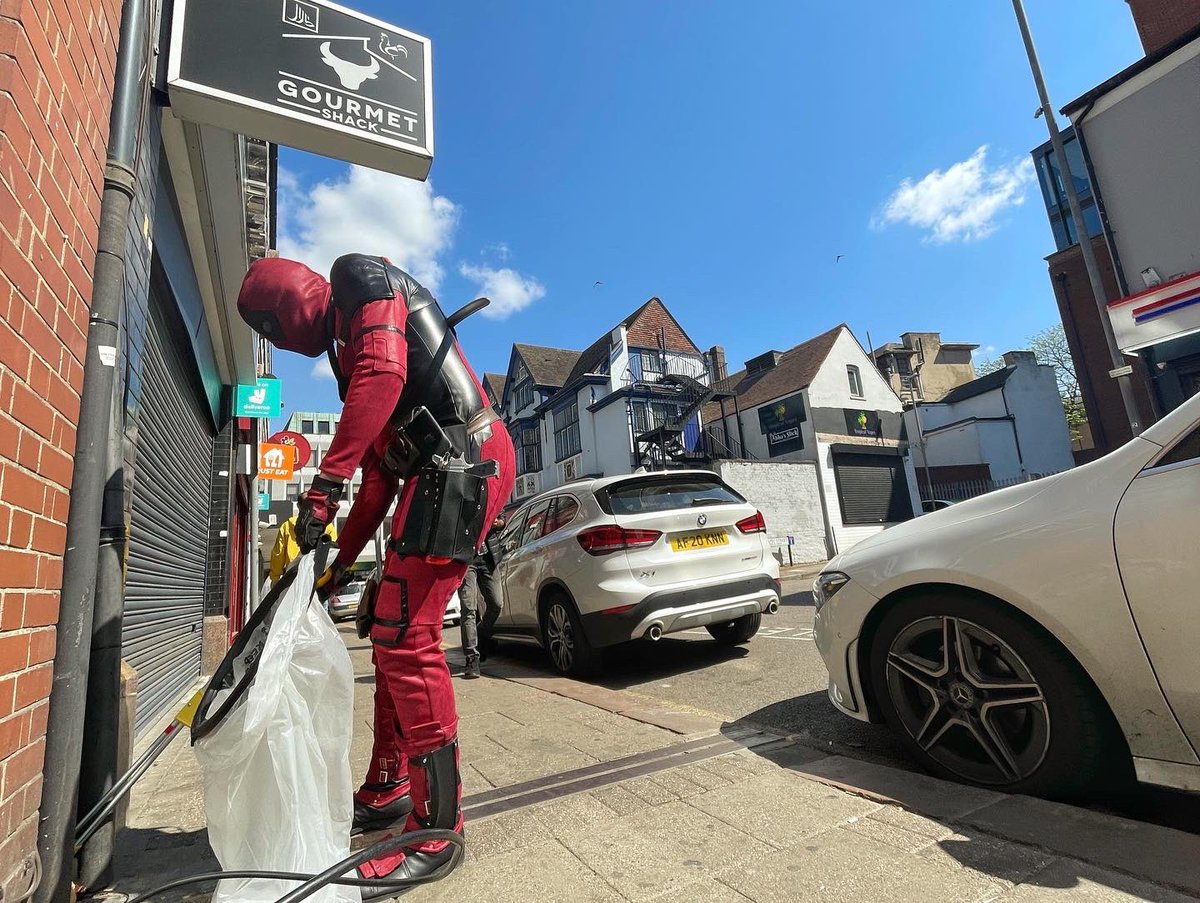 LutonBID's tweet photo. If Lutonβs Deadpool can do it, so can you! πͺ
There certainly were a team of superheroes on our BID tidy session today, out cleaning the town centre
Weβd love to see you come along to our next session on Tuesday 31st May. Let us know if youβd like to attend!
#LutonBID https://t.co/3b2zWg7qOo