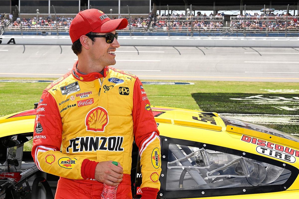 Joey Logano tweet media
