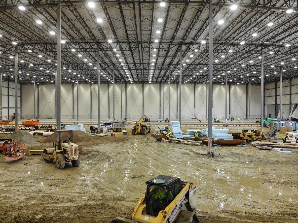 TippmannGroup's tweet photo. There's a lot to see with our expansion progress at Interstate Warehousing in Anderson, Indiana 👀

We love seeing the project take shape!

Looking for storage space? Let us know!

#warehouse #construction #coldstorage #designbuild #supplychain #indiana https://t.co/4k5qYBMaqQ
