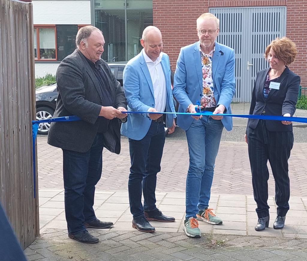 Vandaag was het zover; de opening van het Trainingshuis <a href="/HODgroep/">Humanitas Onder Dak</a>. Een prachtige kans voor jongeren om te leren wat het inhoudt om zelfstandig te wonen. Mooie samenwerking tussen <a href="/HODgroep/">Humanitas Onder Dak</a>, 
<a href="/StadOldenzaal/">Gemeente Oldenzaal</a>, <a href="/Gem_Enschede/">Gemeente Enschede</a> en WBO Wonen #BeschermdWonen #jongeren