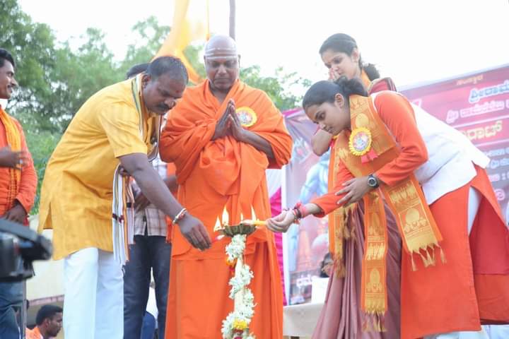 HarikaManjunath's tweet photo. ಶ್ರೀ ರಾಮ ಸೇನಾ ವತಿಯಿಂದ ಬಾಗಲಕೋಟೆ ಜಿಲ್ಲೆಯ ತುಳಸಿಗೇರಿ ಗ್ರಾಮದಲ್ಲಿ ಶ್ರೀ ರಾಮನವಮಿ ಮತ್ತು ಹನುಮಜಯಂತಿ ನಿಮಿತ್ಯವಾಗಿ ನಡೆದ"ವಿರಾಟ್ ಹಿಂದೂ ಸಮಾವೇಶ" ಕಾರ್ಯಕ್ರಮದ ಛಾಯಾಚಿತ್ರಗಳು

ತುಳಸಿಗೇರಿ, ಬಾಗಲಕೋಟೆ ಜಿಲ್ಲೆ https://t.co/9bRnERS83h