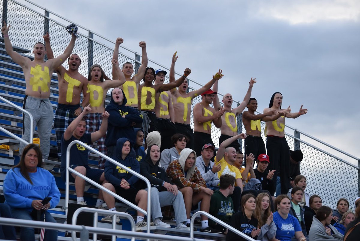 BCHS_Media's tweet photo. Family💛 #KelseyStrong 

📸: Maggie Ryan &amp; Mia Todd https://t.co/JyYHkO7roj