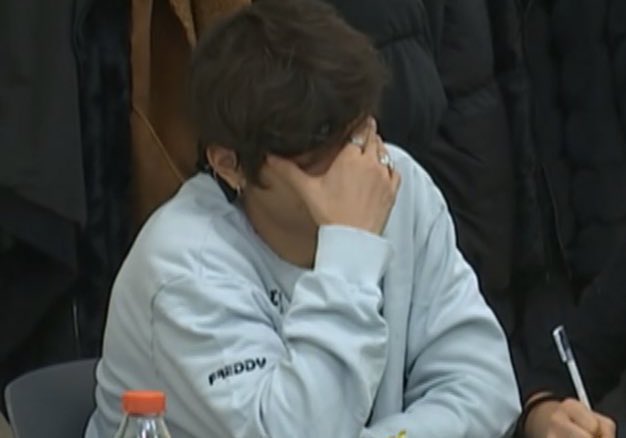 nodangerinsoul_'s tweet photo. E anche oggi Alex ha parlato la lingua della verità, peccato che a molti fa comodo vedere quello che vogliono, solo per screditarlo. #Amici21 https://t.co/4uVJ90yfOu