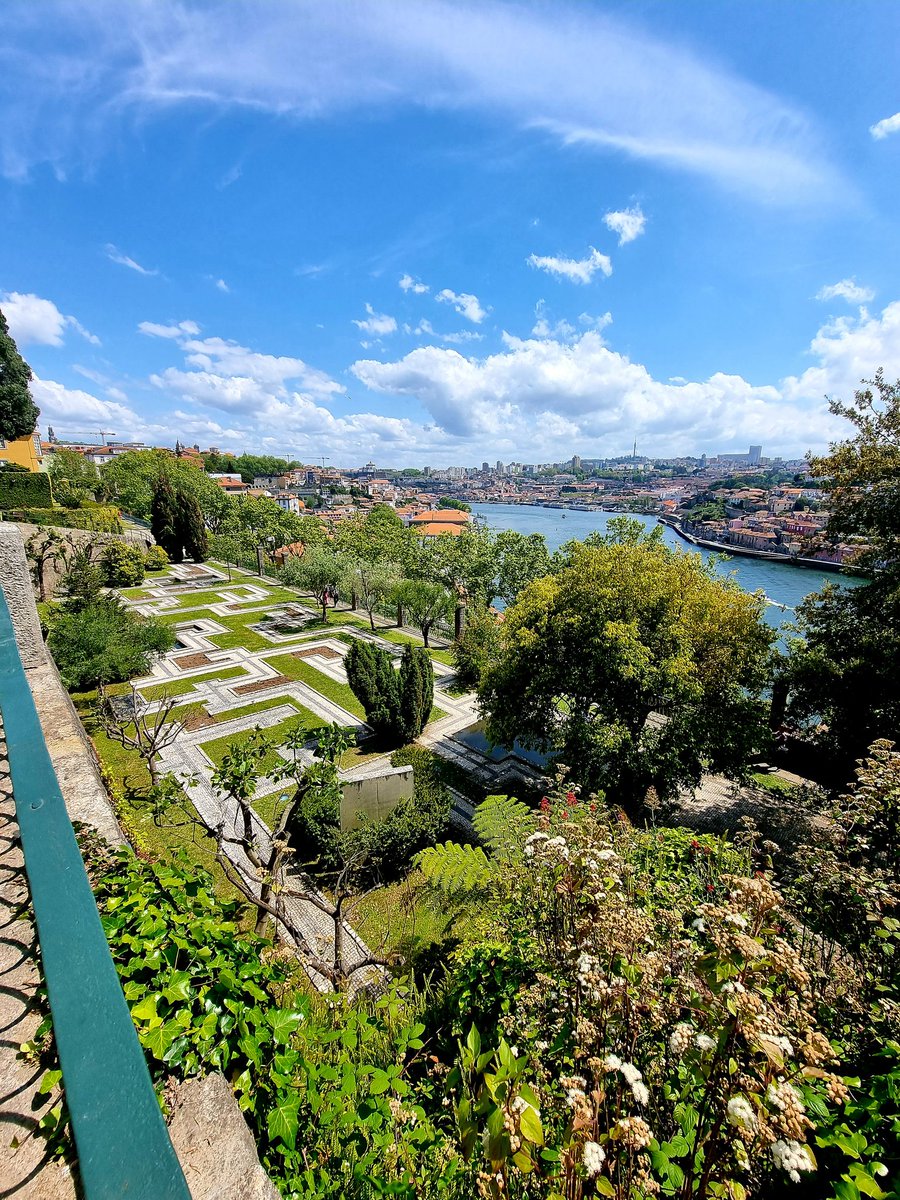silvalandscapes's tweet photo. The gardens of the Crystal Palace in Porto has a stunning view of the Douro River
#gardendesign #landscapedesign #landscapearchitecture #landscapedesigner #gardendesigner #paisagismo #jardim #jardin #giardini #gartendesign #gardensofinstagram #instagardens #porto https://t.co/jwI4FaPoVn