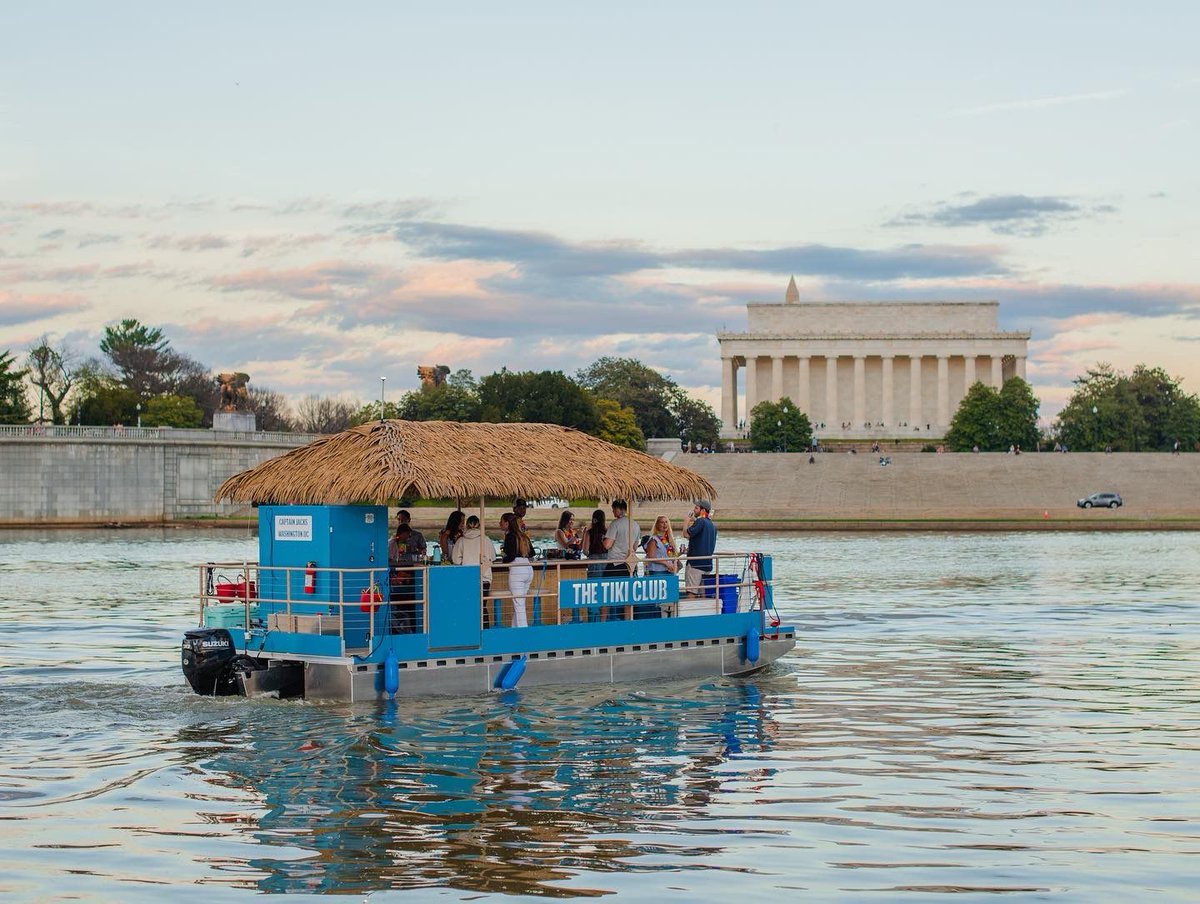 A floating tiki bar sets sail on the Potomac this spring dc.eater.com/2022/4/26/2304…