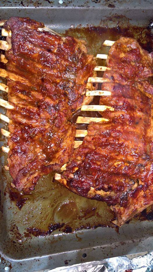 OxfordPig's tweet photo. Is your BBQ feeling naked then dress it up with #OSBPork ribs. Find your Independent #OSBPork Producer, support local and help our breed and producers to thrive and be appreciated. #OSBPork #ExploreOSBPork #NameYourBreed #Outdoorreared #GoNative #BritishPork #HighWelfare https://t.co/vcBWVDUgw9