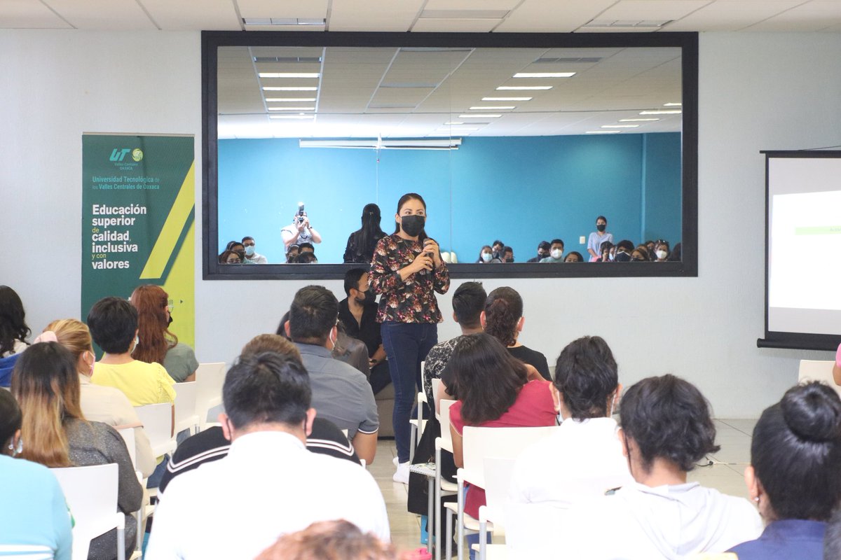 utvco's tweet photo. Con el curso "Incubación del Talento Emprendedor" que imparte el Mtro. @pssantaella, director de la Incubadora @Cognitivo_UTVCO, inicia la Jornada de Capacitación, participan docentes y personal administrativo.
Seguimos impulsando una #EducaciónDeCalidad, inclusiva y con valores. https://t.co/9SN4cHJV2C