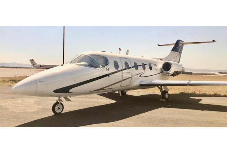 GlobalAir's tweet photo. 2000 Beechjet 400A brought to market by @JetHQAv
Delivers with Fresh A & B Inspections
ADS-B Out
New Paint- 2015
Partial Interior Refurbishment- 2018
View additional photos & specs: https://t.co/S7q1OiFUeT
#Beechjet400A #beechjet #privatejet #privateaviation #bizjet #bizjets https://t.co/LKTAeJnetf