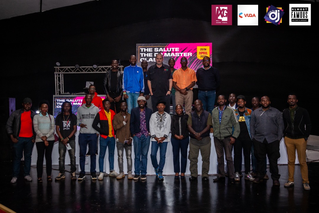 stdjug's tweet photo. We are FAMILY #STDJUG #MASTERCLASS1 @AlmostFamousUG @djbushbaby @LXGSound @TheBigPapaa @MadMudokolo @MusogaOn @VUQANETWORK @RaisingTheBarUg @uvotam @beewol https://t.co/NTlOscbpKY