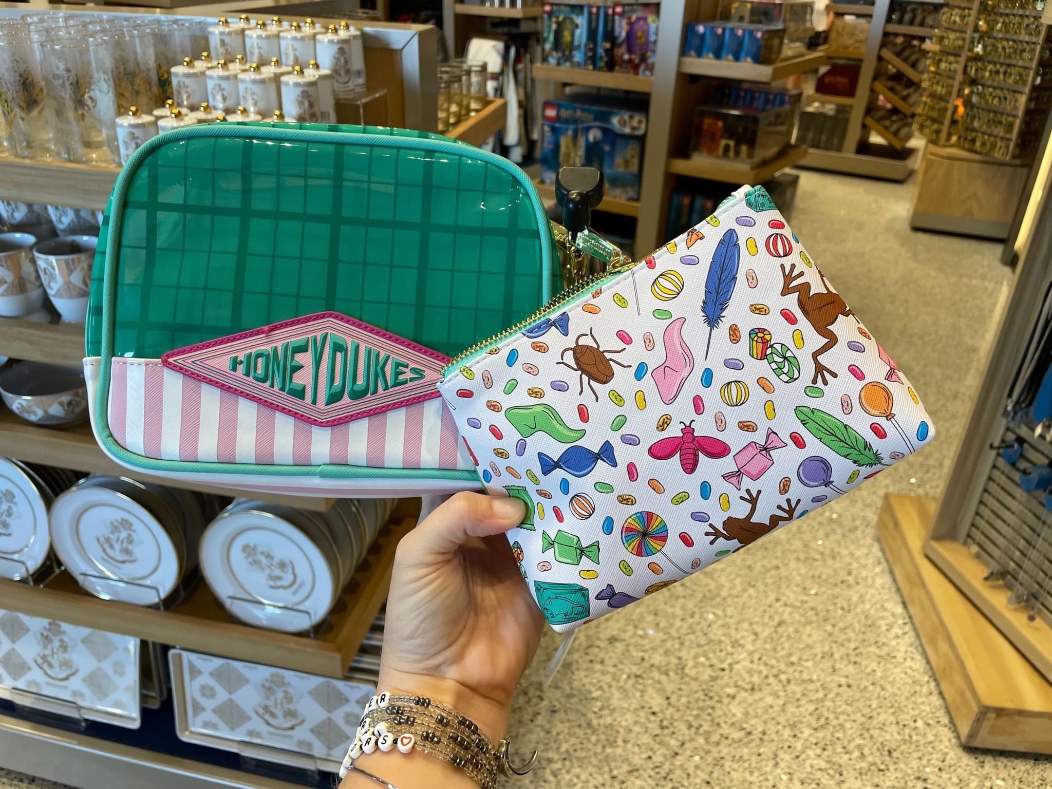 Universal Parks News Today on X New Harry Potter Honeydukes Loungefly Cosmetic Bag Combo Set Sweetens Up Universal Orlando Resort https t ris7SIK0Dp https t 4gmXPdU3yl X