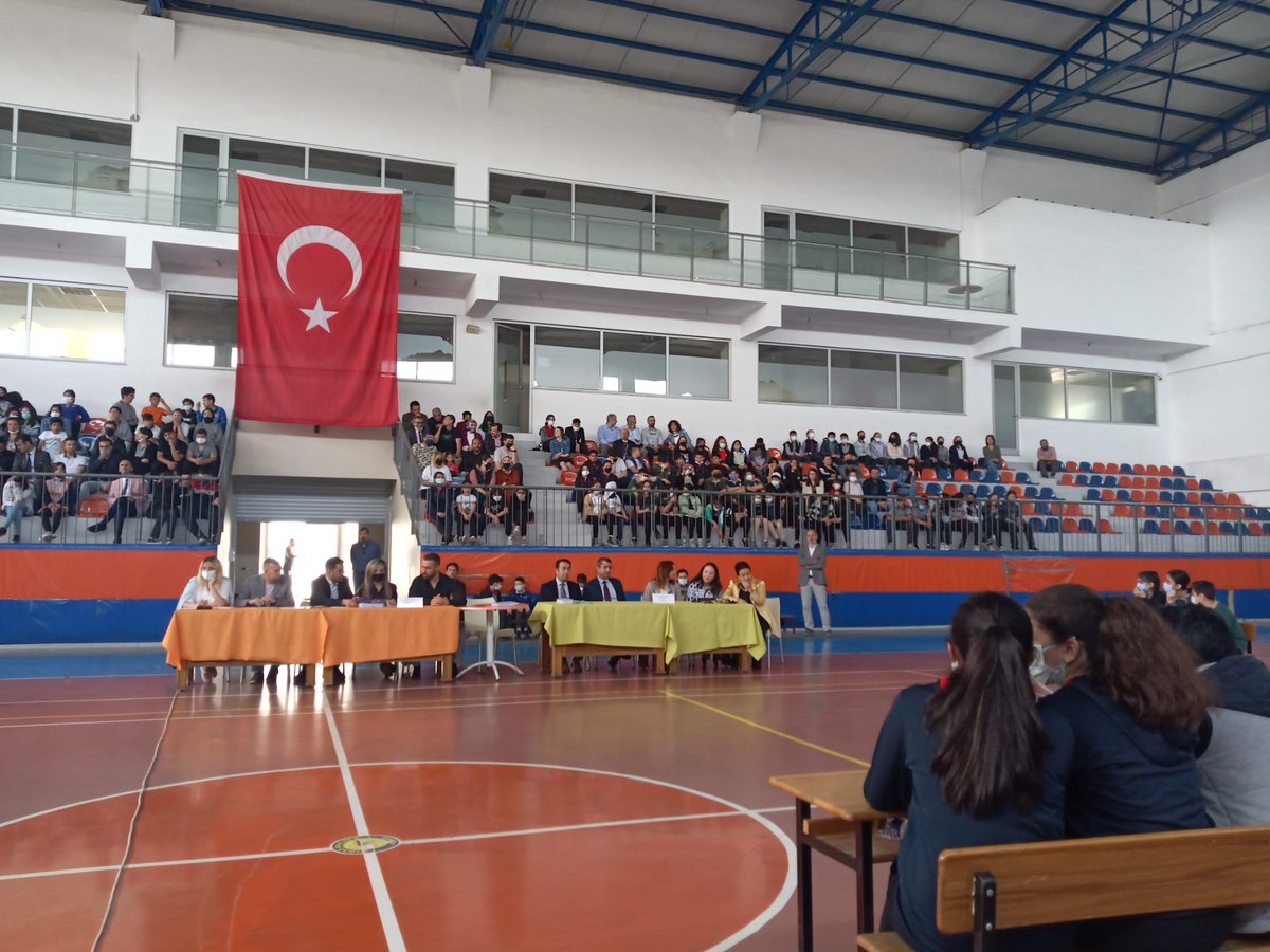 🏡 ŞEHRİM BENİM EVİM BİLGİ YARIŞMASI İlçe Finali Şehit Ömer Halisdemir OO'da gerçekleştirildi.
9 Ortaokulumuzun katıldığı ilçe final yarışmasında Atatürk OO'lu ilçe birincisi olarak İl Finaline katilmayi hak kazandı.
<a href="/il_mem_45/">Manisa İl Millî Eğitim Müdürlüğü</a>
<a href="/mdikici45/">Mustafa Dikici</a>
<a href="/YDemirtas45/">Yıldıray DEMİRTAŞ</a> 
<a href="/argemanisa/">AR-GE Manisa</a>