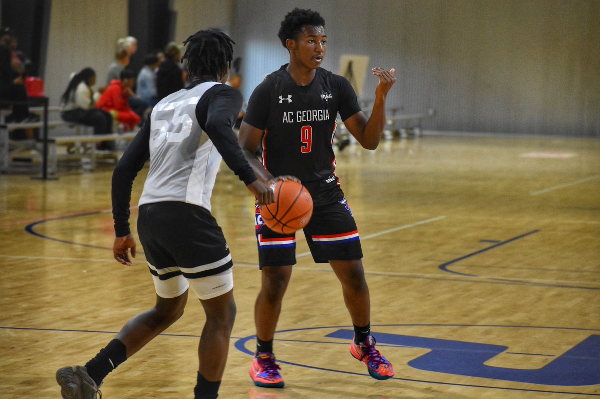 RYZEHoops's tweet photo. Part II of our 17U RYZE Spring Showdown Top Performers features a lot of high-scoring guards that really filled it up this weekend.

➡️ @AmirArrington 
➡️ @_JordanTSimpson 
➡️ @MajorFreeman11 
➡️ @AntinoriTheo 
➡️ @jalencarruth 
➡️ @ColtonAusten 

https://t.co/7TQ98hWOFV https://t.co/2Jh1q4eWtT