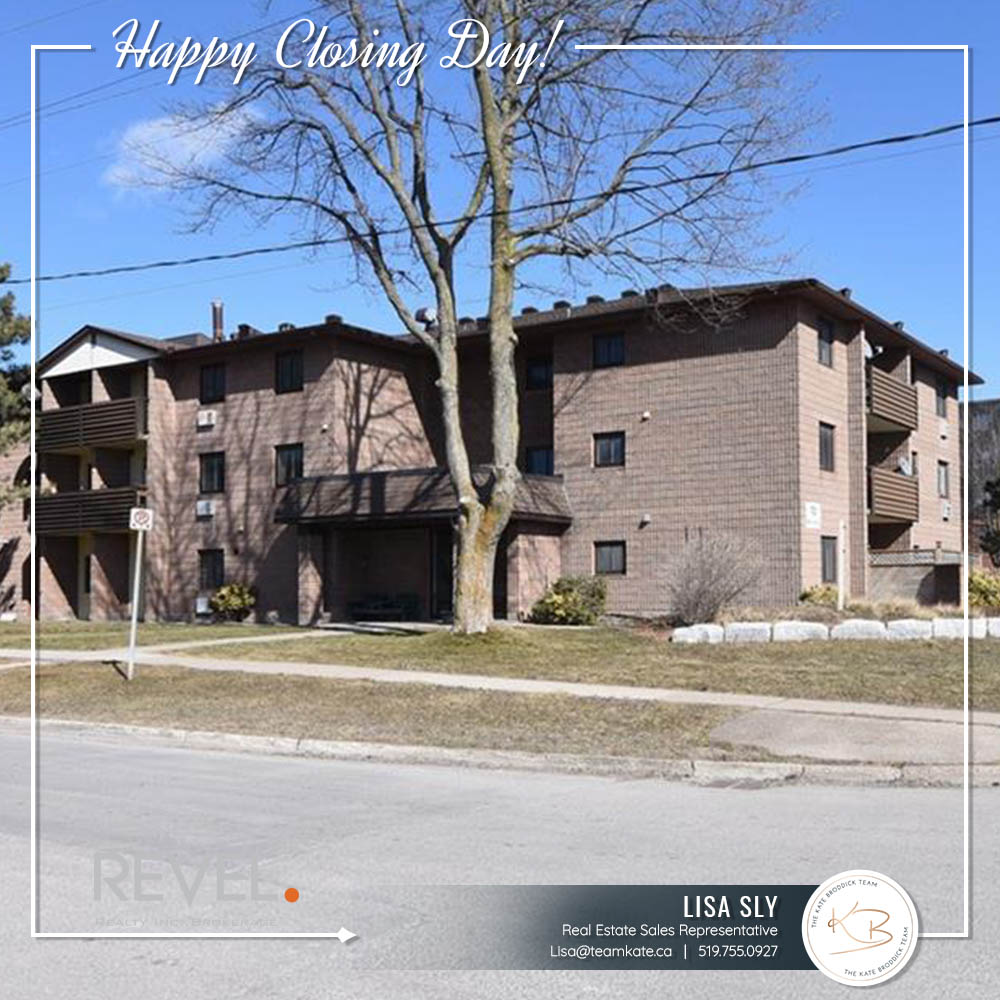 TeamKateAgents's tweet photo. #HappyClosingDay! #AgentLisa is wishing her first time buyer client Jennifer, a very happy closing day as she receives the keys to her fabulous new condo in #PortColborne! Congratulations!
Revel Realty Inc. - The Kate Broddick Team
Lisa Sly - Real Estate Sales Representative https://t.co/MtRxnJipbR