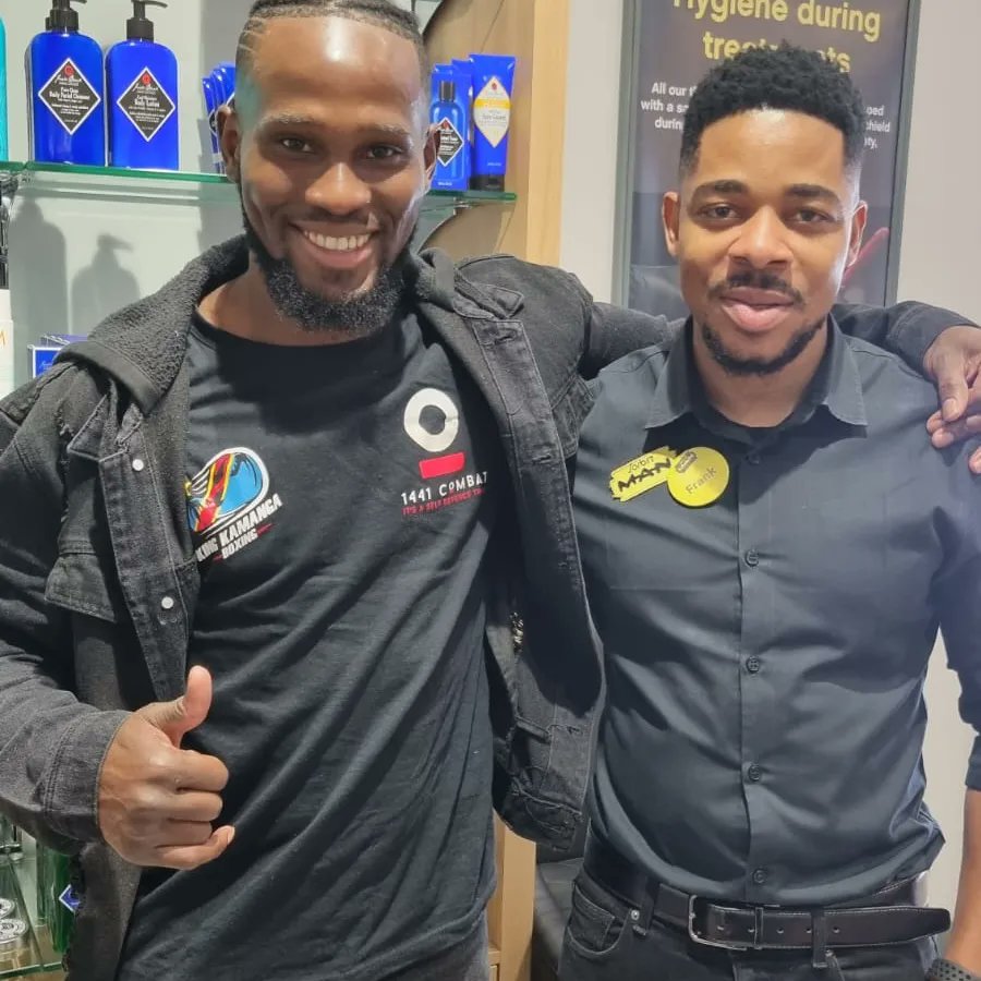 KamangaBoxing's tweet photo. Before and after pics. Many thanks to @Sorbetmanwoodland. @Getjackblacksa Franck and Dionne for the job well done. Now once again I am a fine boy. https://t.co/kvbhh9TASb