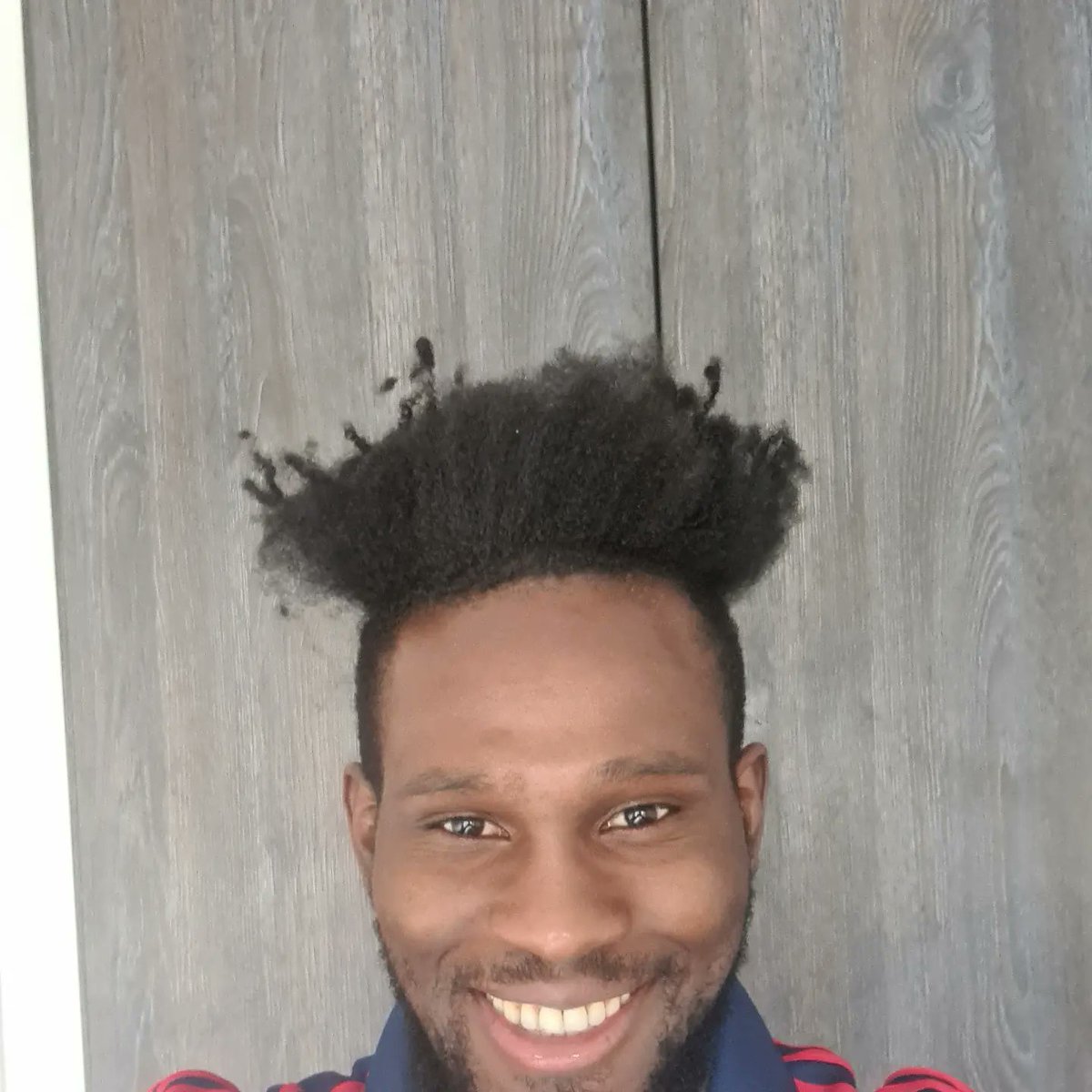 KamangaBoxing's tweet photo. Before and after pics. Many thanks to @Sorbetmanwoodland. @Getjackblacksa Franck and Dionne for the job well done. Now once again I am a fine boy. https://t.co/kvbhh9TASb