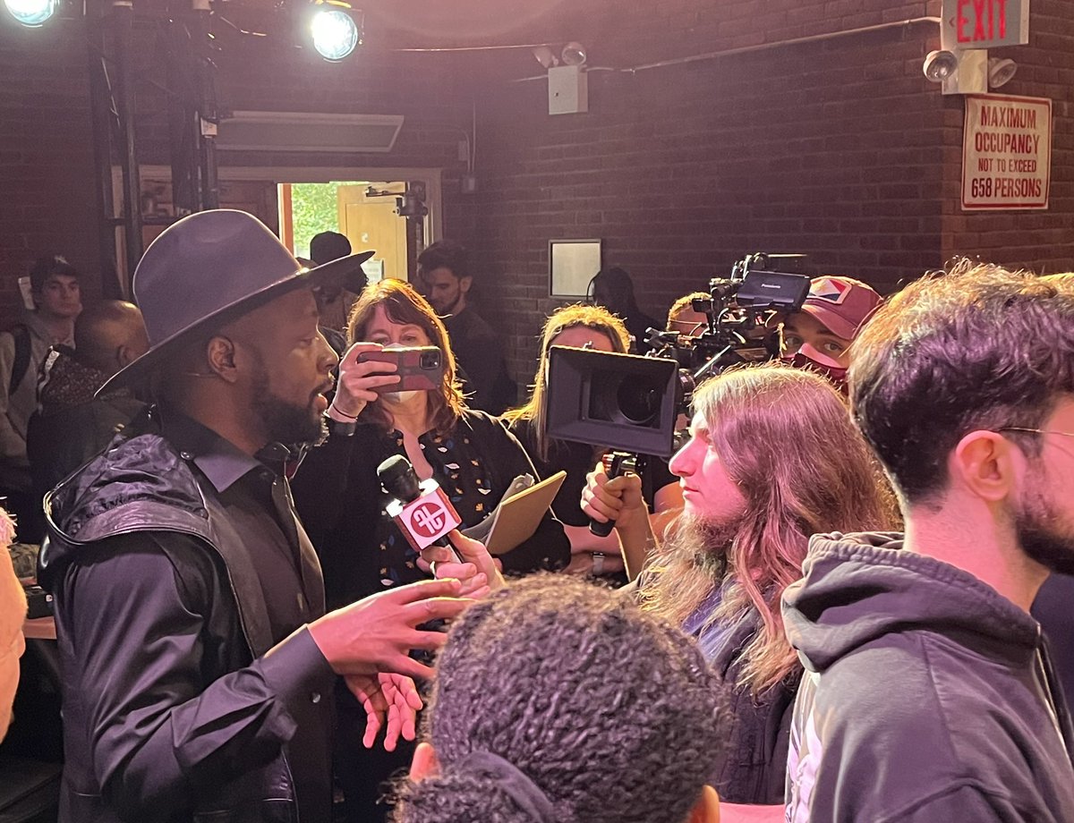 Fun day at work — watching @wyclef reveal details of  his new music platform #sodomoodlab and talk to @FiveTownsNY @FTCMassComm students.