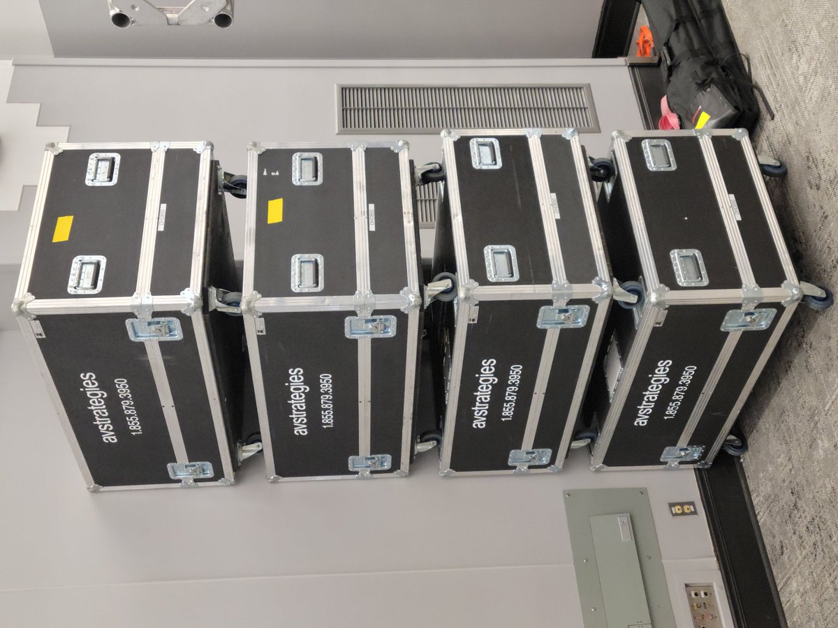 iatse168's tweet photo. A good day for work and for safety with @iatse168 as we support @project_xav as they support @CUPEBC #ProvincialConference at @yyjconferences. Yes, those cases are 4 stacked. Yes, that is a stacking lift. #Safe #Audiovisual #WeMakeEvents https://t.co/R0qjipqDZB https://t.co/a7uh3DYSWU