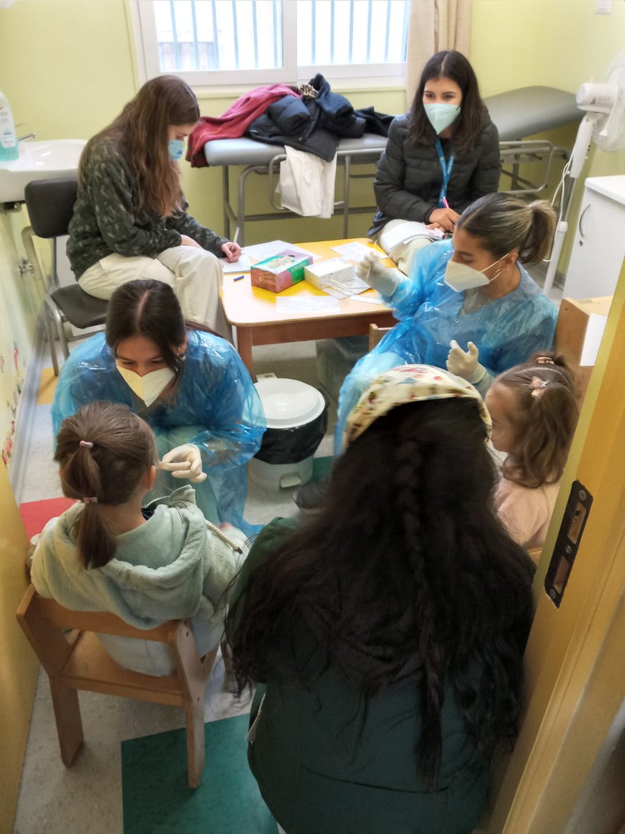 F_integra's tweet photo. Un operativo de fluoración realizó #Comudef en la sala cuna y jardín infantil Uruguay de la comuna de @MuniLaFlorida para prevenir las enfermedades dentales en los niños y niñas #saludbucal 🦷🪥 https://t.co/cdDZFXo1d9