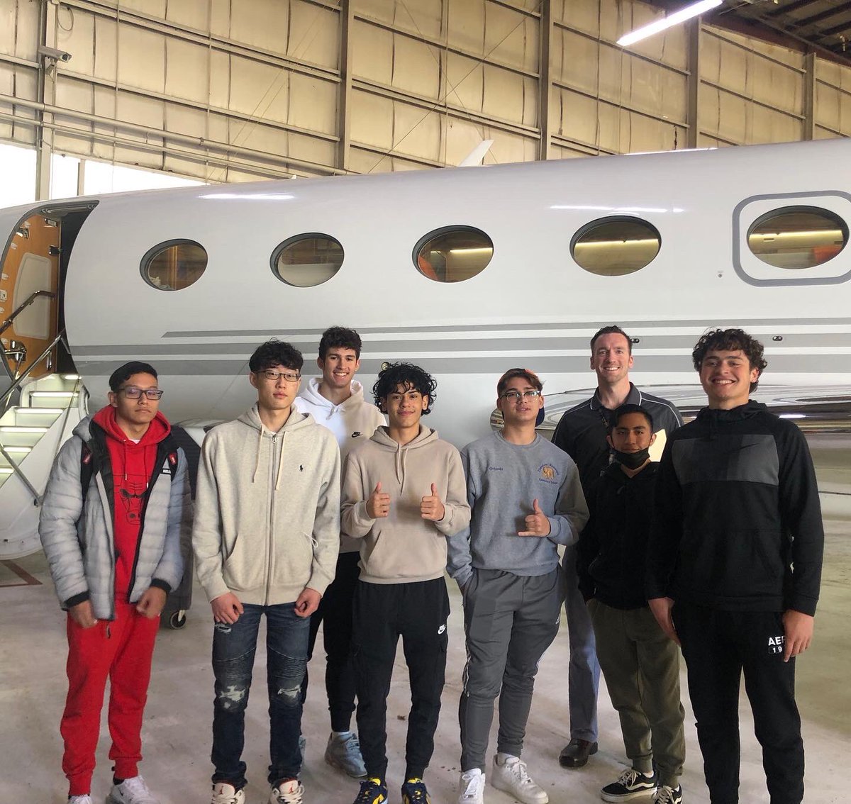 RPPS_NJ's tweet photo. The Exploring Aviation & Aerospace class had the opportunity to tour Jet Aviation in Teterboro and learn about the operations of a private jet company! ๐ซ #whynotrp https://t.co/5dZPxnYiHW