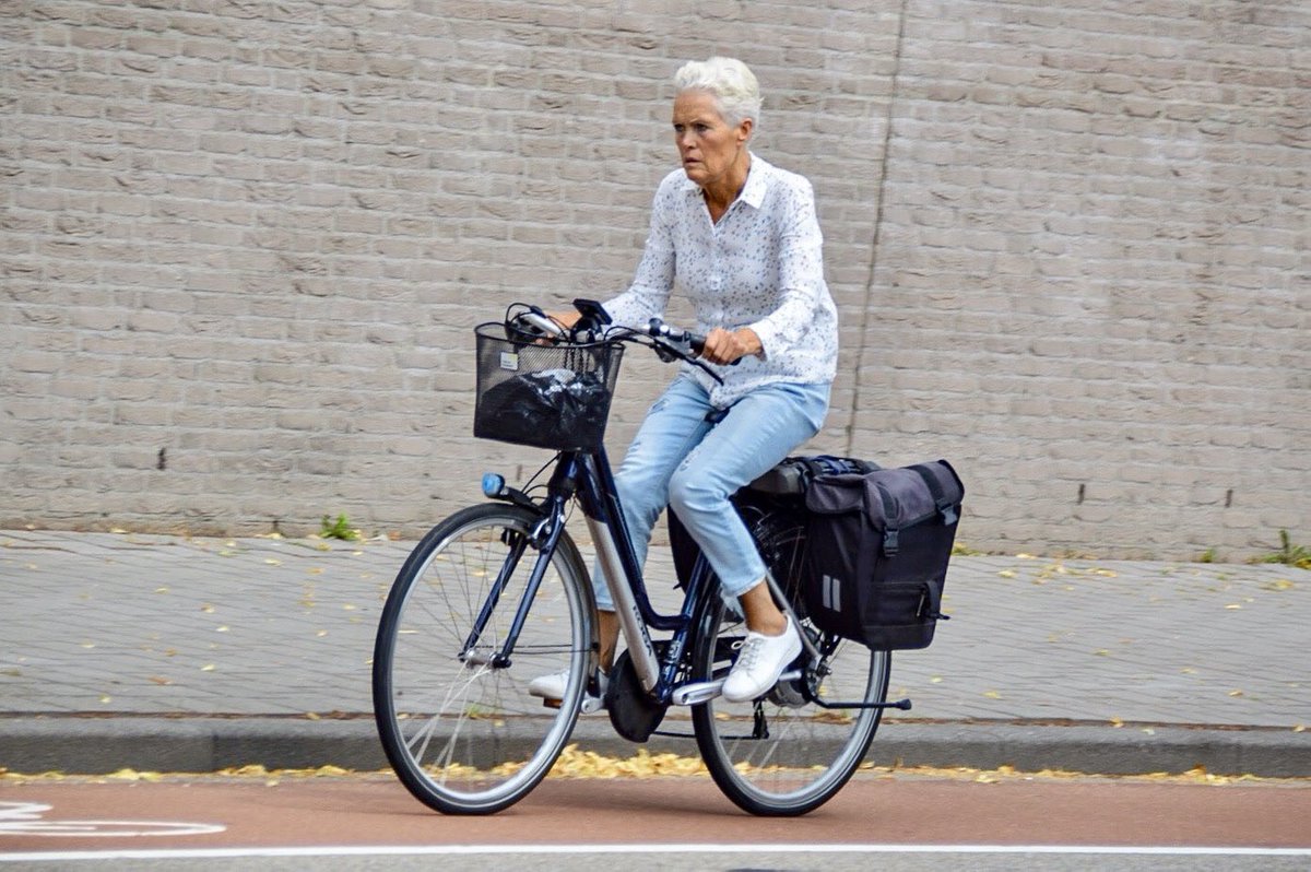 robertburns73's tweet image. 27% of all trips in the Netherlands are made by bike.

Children aged 12 to 18 cycle the most at ave. of 6.42 km/day.

People aged 65 to 75 cycle the most of any adult group at ave. of 3.89 km/day.

Made possible with safe infrastructure &amp;amp; towns &amp;amp; cities designed at a human scale.