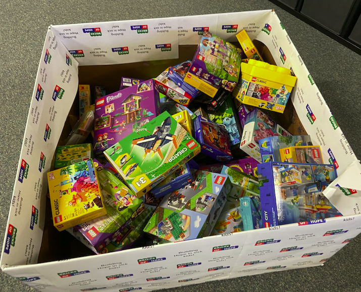 Discover_MV's tweet photo. Our #BrickDrive is happening through Friday! Check out this collection we have so far! Bricks of Hope's mission is to encourage creativity and joy in kids in the hospital. Thank you for supporting our drive and Bricks of Hope! @CCSD46 https://t.co/RFDL0pyOBe