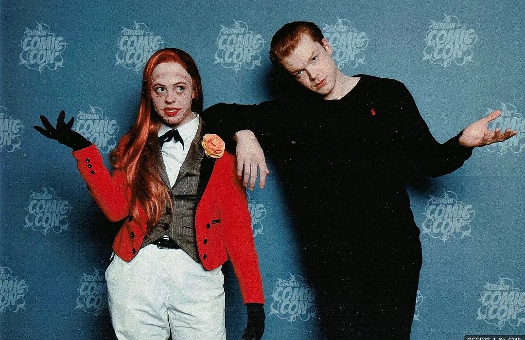 RadGallavich's tweet photo. #UPDATE 📢 | Cameron con fans en el Comic-Con de Dortmund, Alemania! https://t.co/oSKsicDS1O