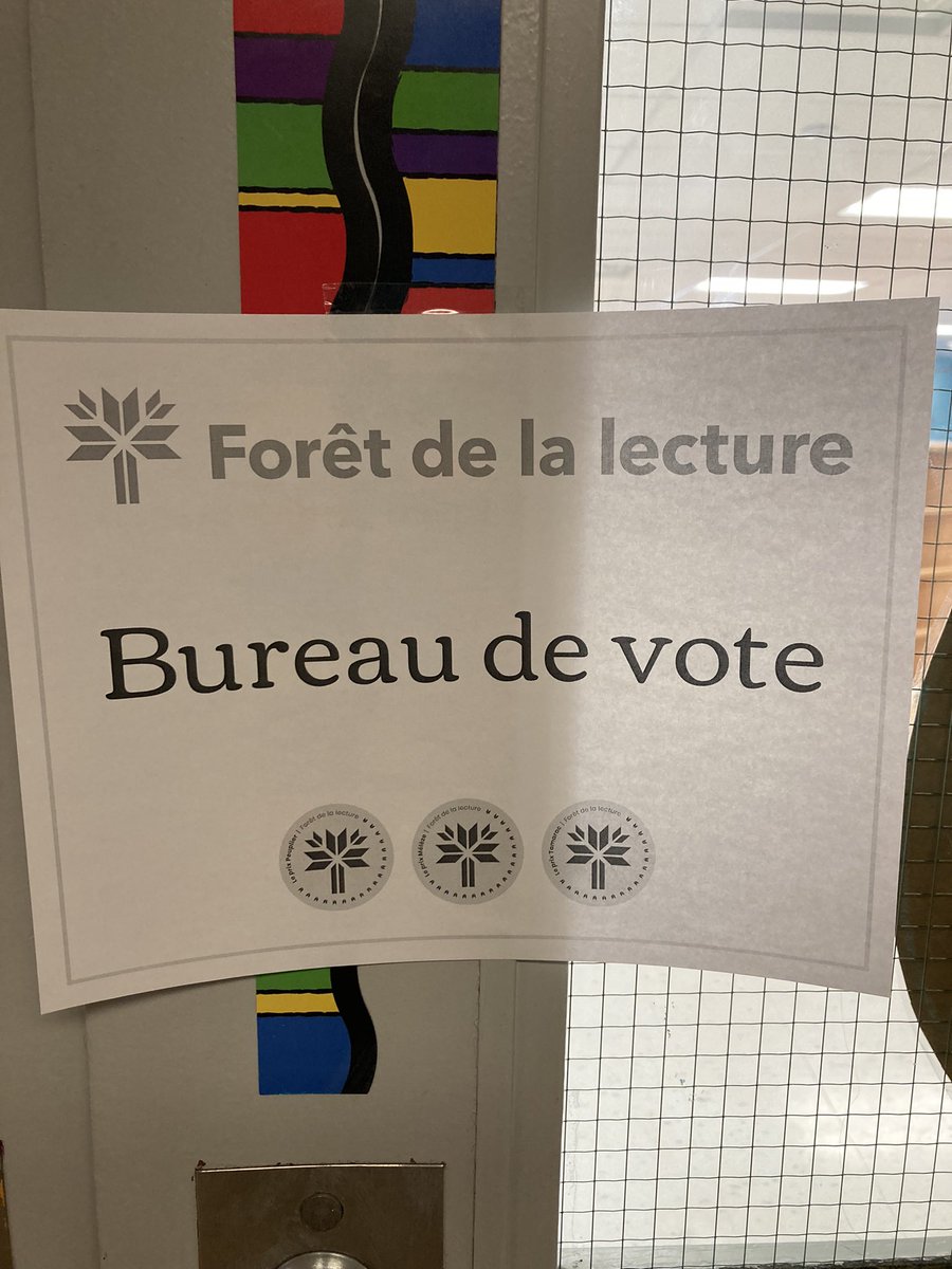 MmeDoval's tweet photo. Vote pour la Forêt de la lecture pour les trois prochains jours à @EEC_Sauriol! @ONLibraryAssoc  @ABO_FRANCO https://t.co/IjzPMa77AI