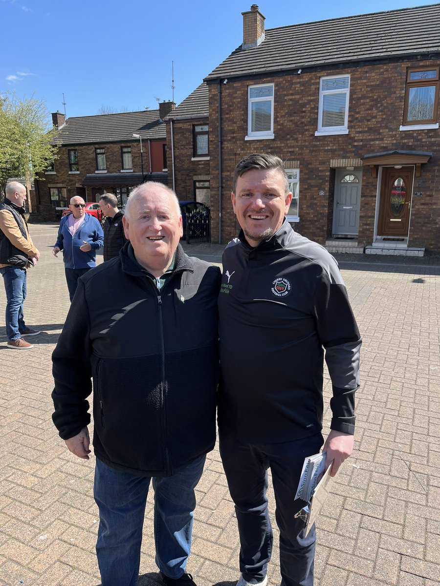 FallsFein's tweet photo. Pictures from Saturdays canvass in the Falls area! Big thanks to our comrades from Clondalkin Sinn Féin &amp; @Wardy1916 for their help! Just over a week to go! Use your vote, Vote Sinn Féin 🇮🇪 https://t.co/HRpFJhH5V4