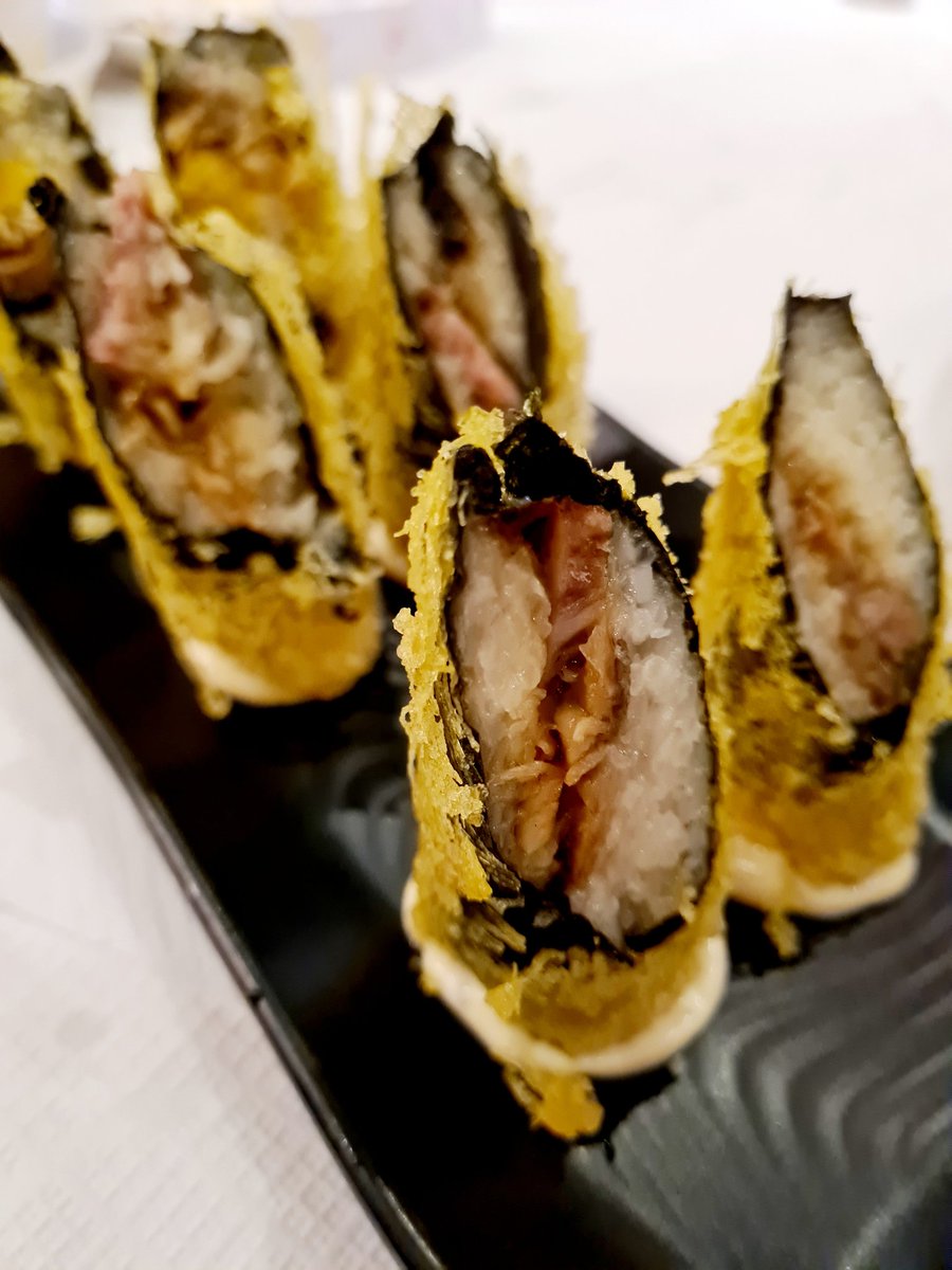 Excited about these two new dim sum dishes! @goodworldrestaurant The normal egg tarts are now topped with birds nest, a common delicacy in Asia known for nourishing and moisturising your skin. Also new is the deep fried filled glutinous rice rolls wrapped in seaweed. Yummy!