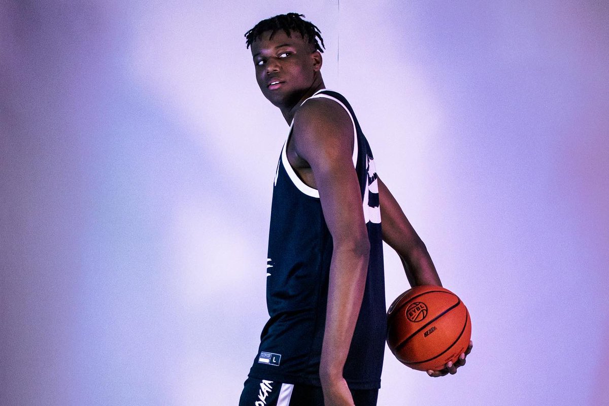 CombsPiercekids's tweet photo. Most people aren’t lucky enough to give birth to their favorite 🏀player. I was lucky enough to give birth to all 4 of my favorite 🏀 players   #combspiercekids #mpntaiskids #ballislife #mokanfam #Nhsballer https://t.co/1TEv0eFF93