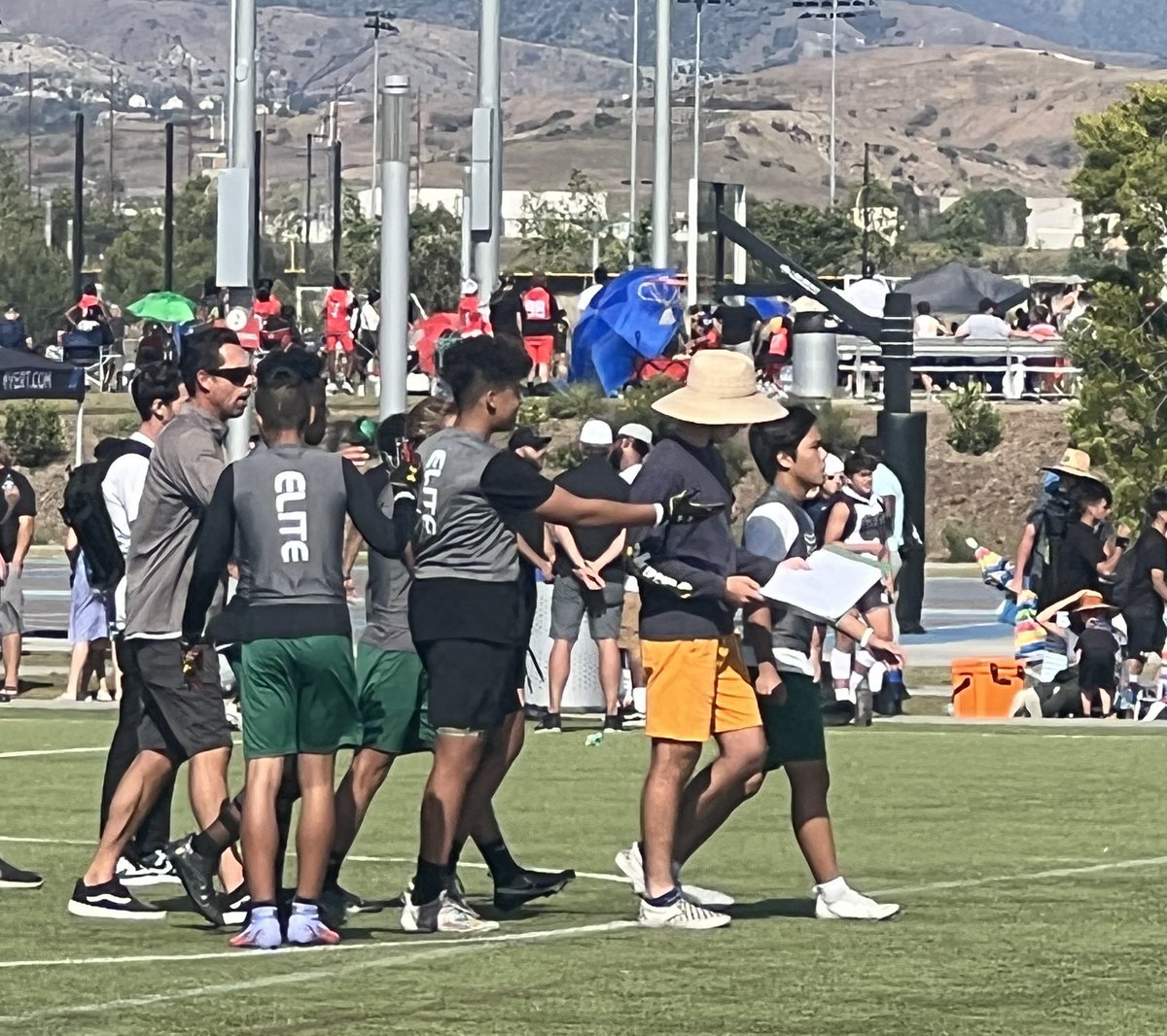 AwadParker's tweet photo. Thank you to the future  @edisonChargerFB for trusting me as the Offensive Coordinator for your 7v7 @4_vert team. I’m proud of the hard work and week to week improvements this team made. Looking forward to seeing these guys ball their freshman!  @ShaunCola25 https://t.co/hrwaRBeOwW