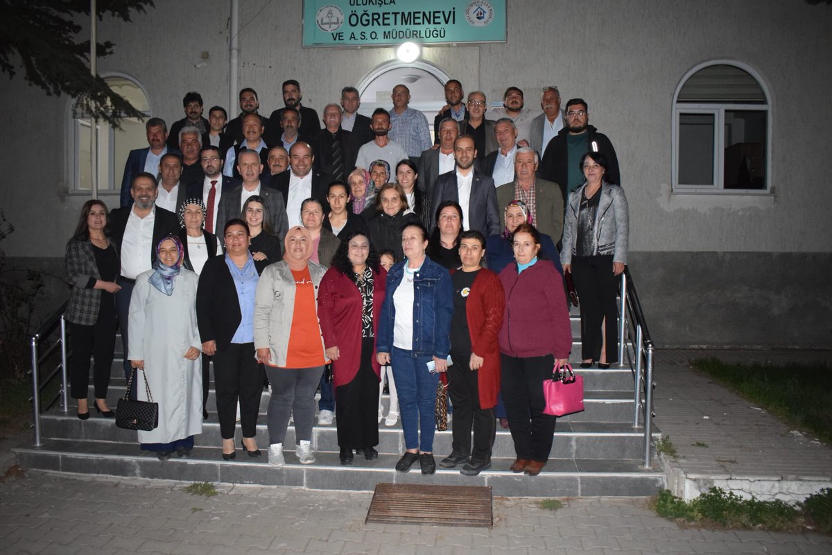 📍Ulukışla İlçesi 

Ulukışla İlçe Başkanlığımızın düzenlediği iftar yemeğinde Milletvekillerimiz, İlçe Teşkilatımız ve Belediye Başkanımız ile bir araya geldik. 

Rabbim birliğimizi beraberliğimizi daim eylesin. 

2023 Hedefimize emin adımlarla yürümeye devam ediyoruz...