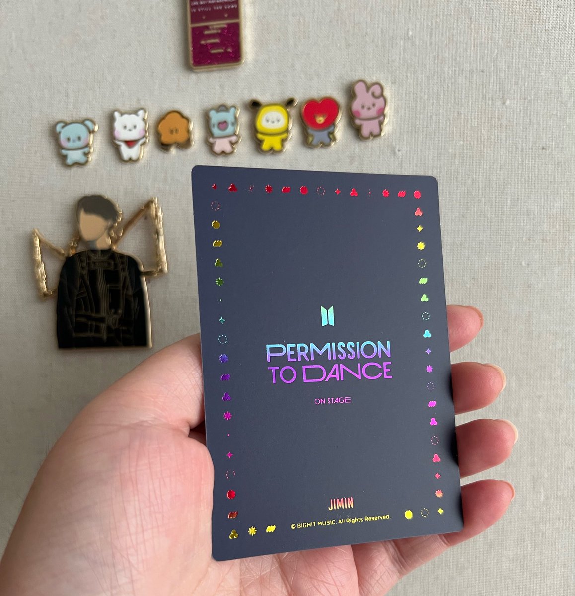 BE_Happier_BTS's tweet photo. Congrats Jimin Giveaway 💜
Official PTD exclusive rainbow Jimin PC 

🌩 RT &amp; follow. 

Ends May 20. WW. Stamp Mail. 
more info below. https://t.co/KJfguUQamY