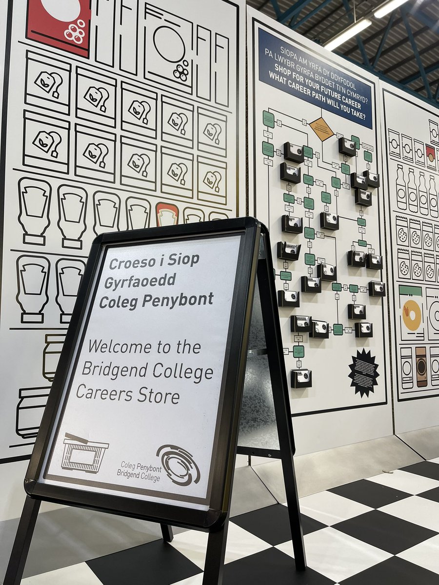 JosephBaldwin's tweet photo. The @BridgendCollege Careers Store was in full swing at the @ucas_online Discovery Exhibiton today!

Our incredibly creative and talented team engaged with hundreds of prospective young people, exploring their next steps.

The free vending machine was a hit too! 🍫 https://t.co/yXHv6WaP17
